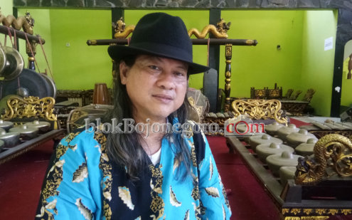 Bincang Santai, Sastrawan Gol A Gong Bagi Tips dan Trik Menulis